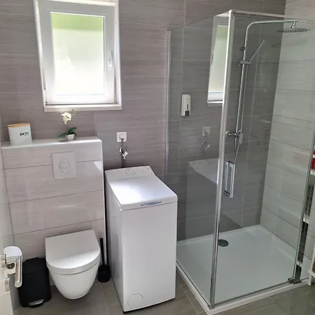 Mimi Διαμέρισμα Χβαρ